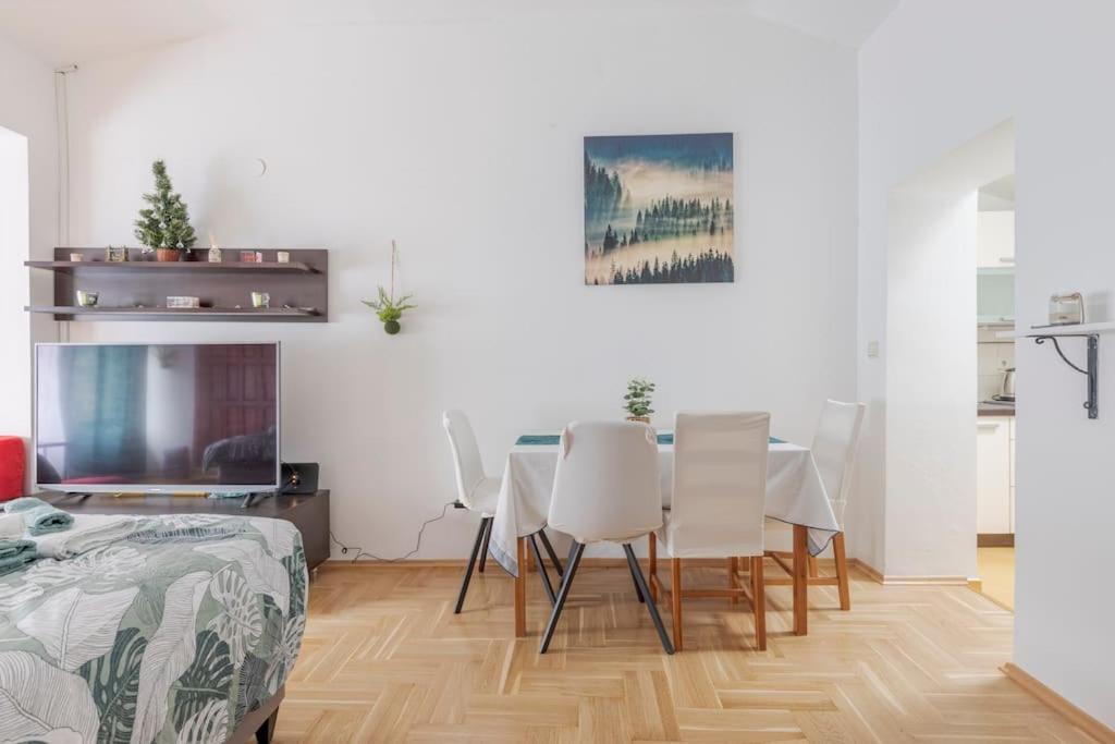 Warm House Full Of Green Ambient,Joy And Comfort Zagreb Eksteriør bilde